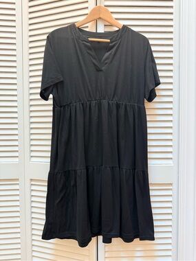Black Tiered V-Neck Short Sleeve Dress